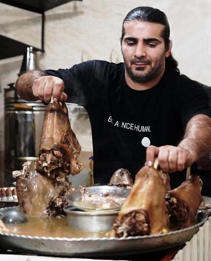 عکس کله پزی حاتم