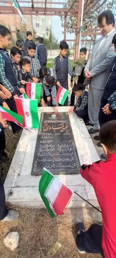 عکس مزار شهید مجید قبادی فر