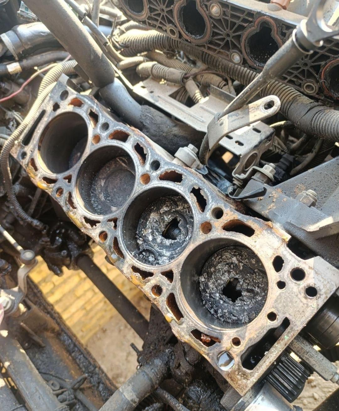 عکس مکانیکی و زیر و بند سازی 