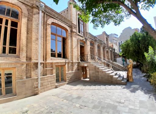 عکس خانه پروین اعتصامی