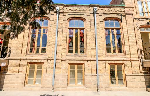 عکس خانه پروین اعتصامی