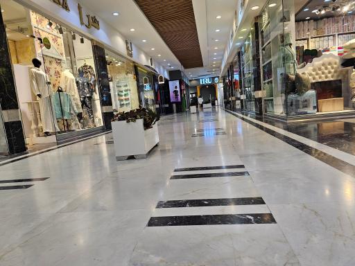 عکس مجتمع تجاری عرش آجودانیه