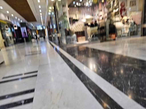 عکس مجتمع تجاری عرش آجودانیه