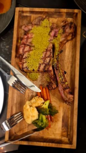 عکس هتل بزرگ میثاق ملل