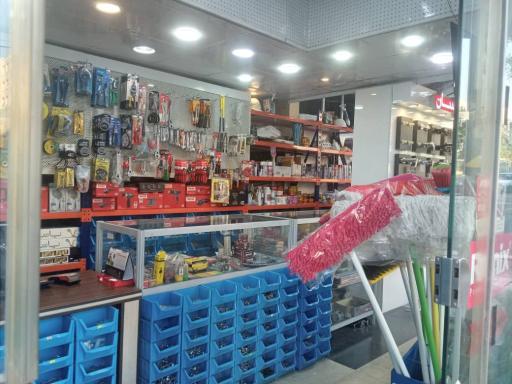 عکس فروشگاه رنگ و ابزار ایران زمین زاهدی