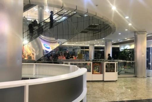 عکس مجتمع تجاری عرش آجودانیه