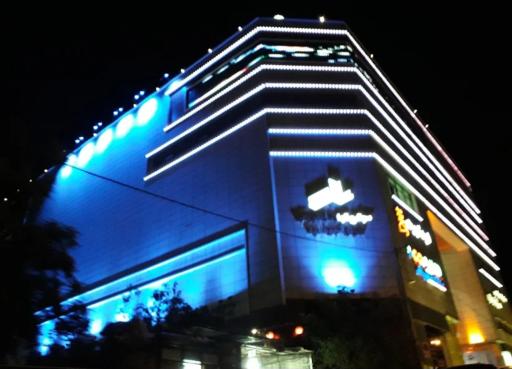 عکس مجتمع تجاری عرش آجودانیه