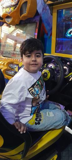 عکس شهربازی سرپوشیده ستاره درخشان