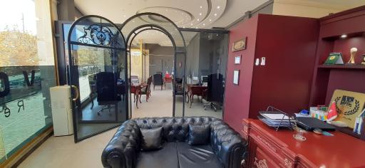 عکس کارگزار املاک وزراء