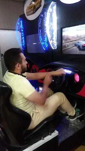 عکس شهربازی سرپوشیده ستاره درخشان