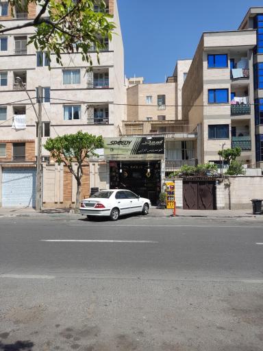 عکس تعویض روغن کارکن