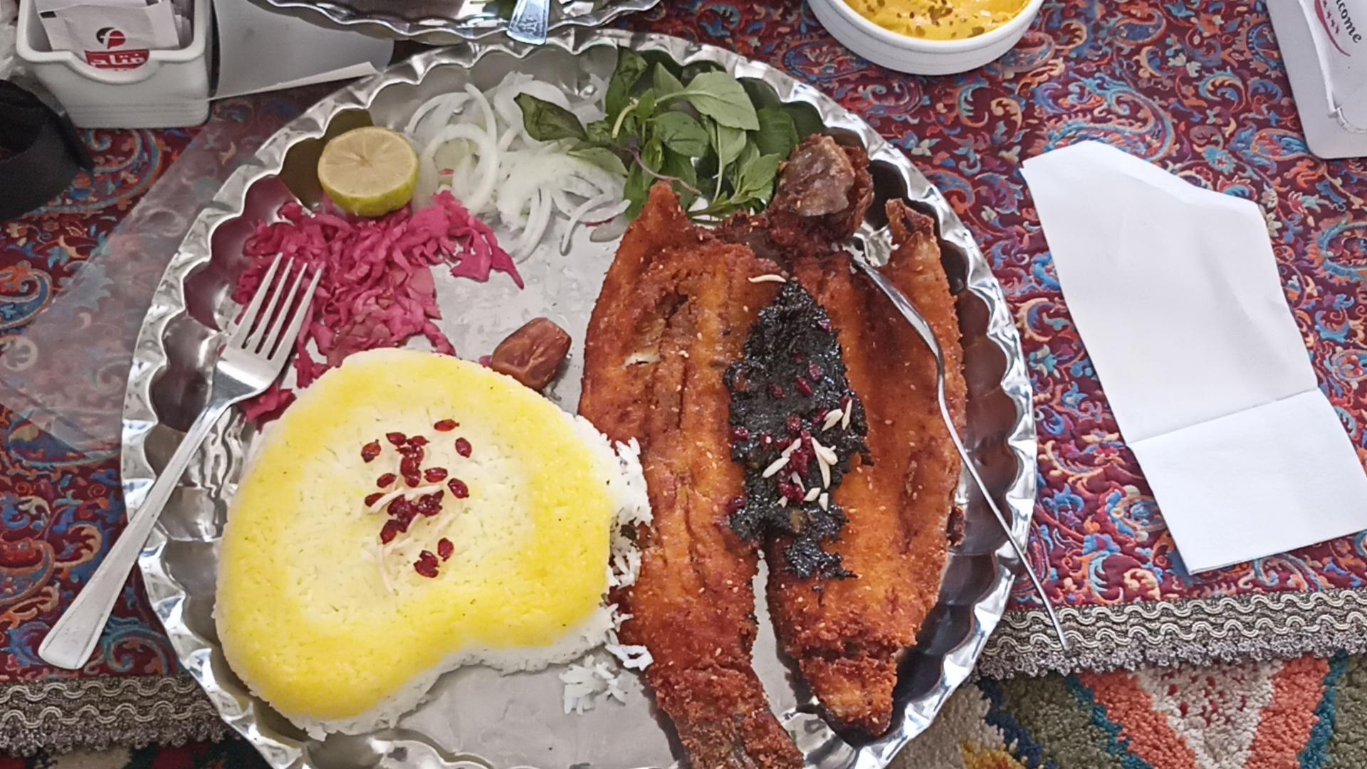 عکس رستوران چهلچراغ