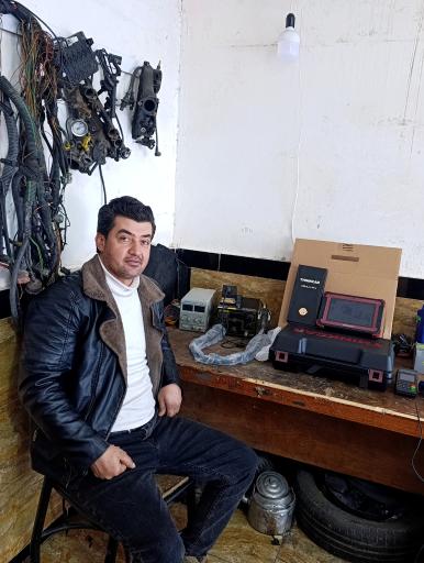 عکس تنظیم موتور مهندس فریدون