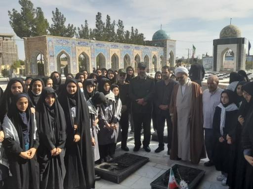 عکس گلزار شهدا فردوس رضا