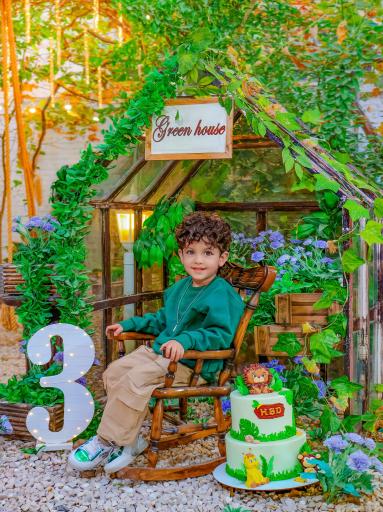 عکس آتلیه خانواده و کودک تاتی