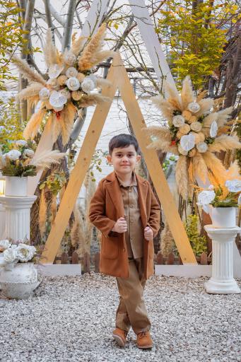 عکس آتلیه خانواده و کودک تاتی