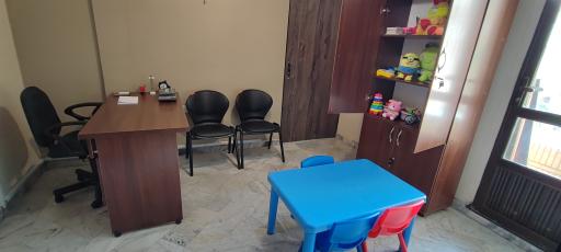 عکس گفتاردرمانی دل آسا