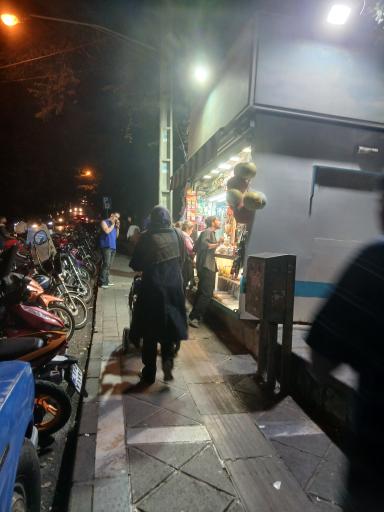 عکس دکه روزنامه فروشی