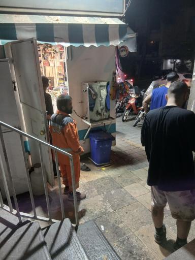 عکس دکه روزنامه فروشی