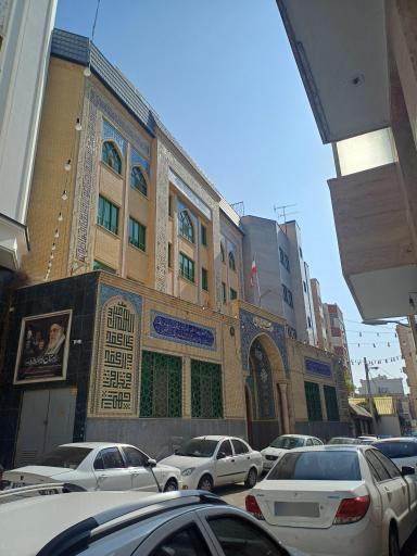 عکس حسینیه و زائر سرای قمی ها
