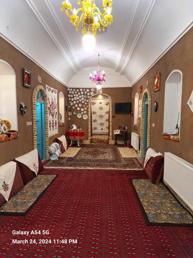 عکس بوم گردی عمارت سرای خان