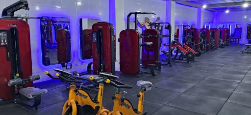 عکس باشگاه بدنسازی شاهان