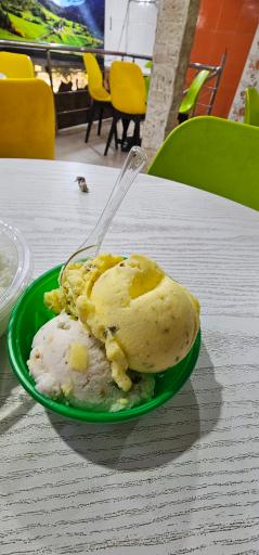 عکس بستنی سنتی بهرام