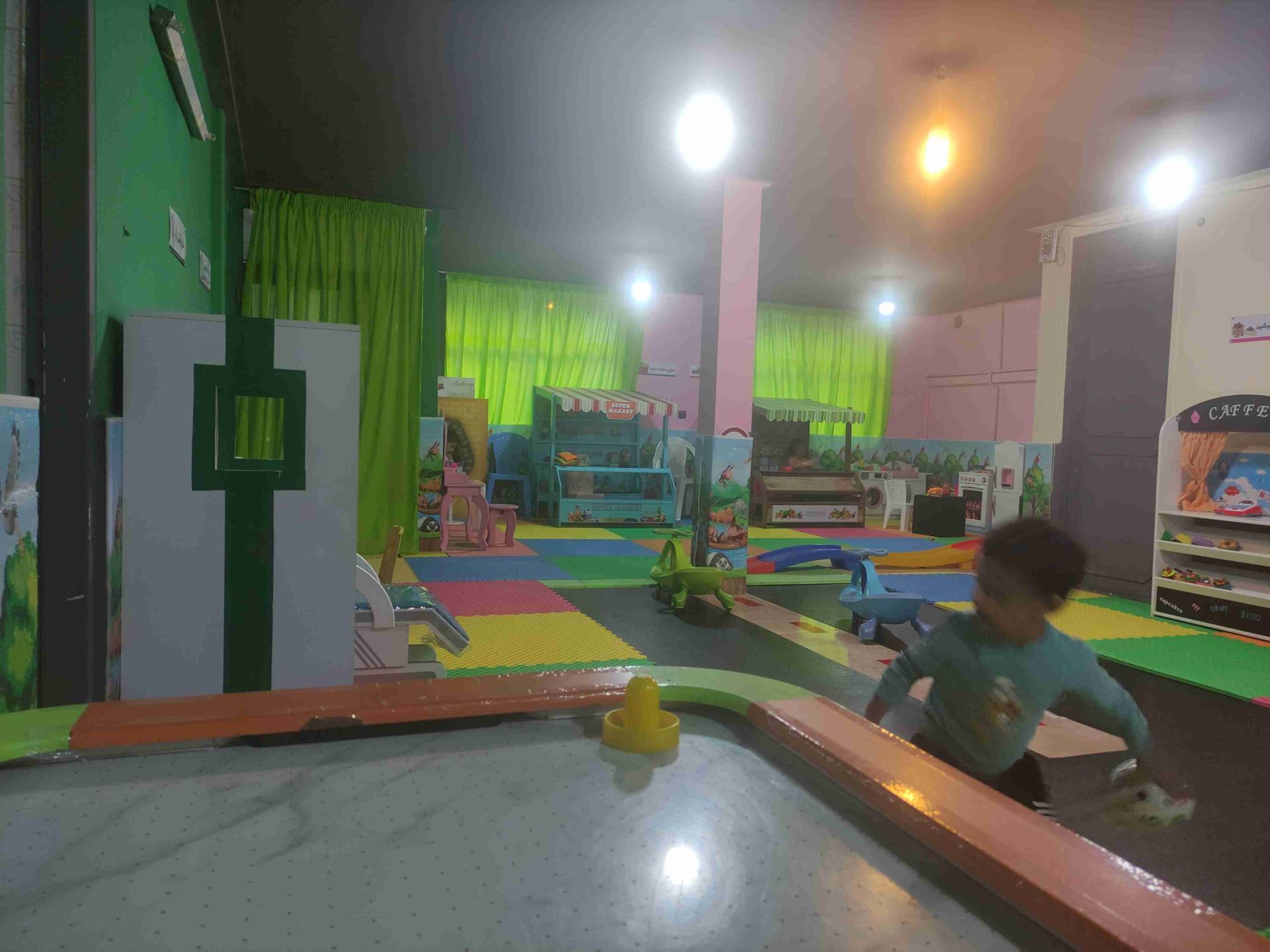 عکس خانه بازی بچه جون