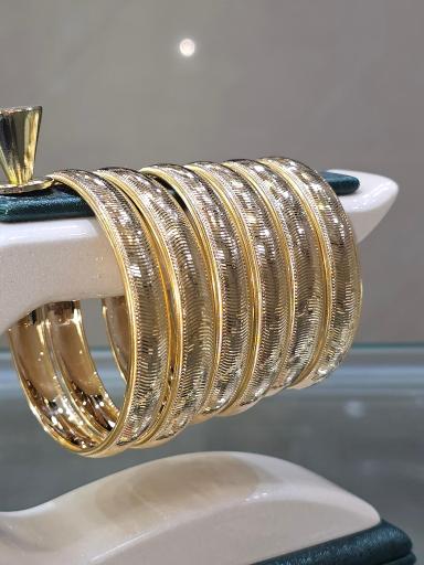 طلا فروشی سما شاه احمدی