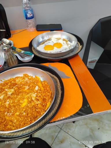 عکس کافه املت لوراکس