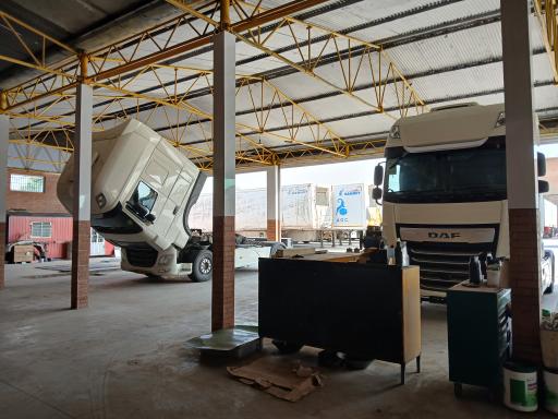 عکس مجتمع خدماتی و برودتی پاسارگاد