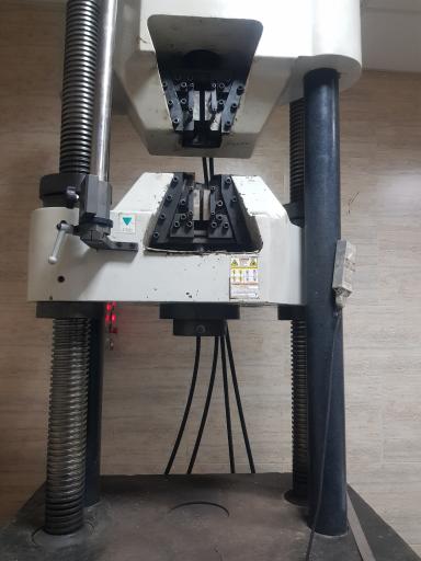 عکس آزمایشگاه تخصصی خاک و بتن تنش سنج TST