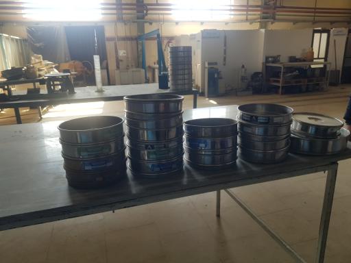 عکس آزمایشگاه تخصصی خاک و بتن تنش سنج TST