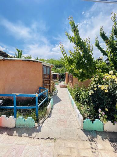 عکس مجموعه اقامتگاه سنتی و گردشگری شب های رابر