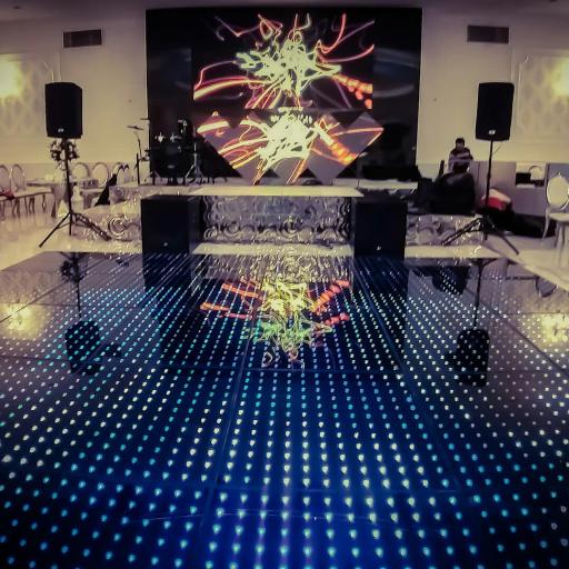 عکس باغ تالار قصر لنا