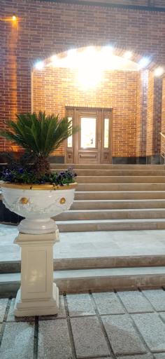 عکس رستوران سنتی عمارت سرخ