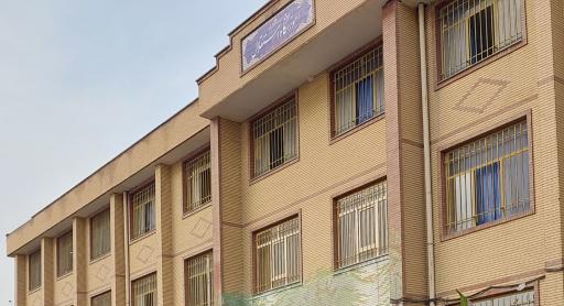 دبیرستان پسرانه استقلال