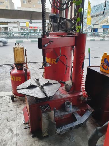 عکس تعویض روغن ساجدی