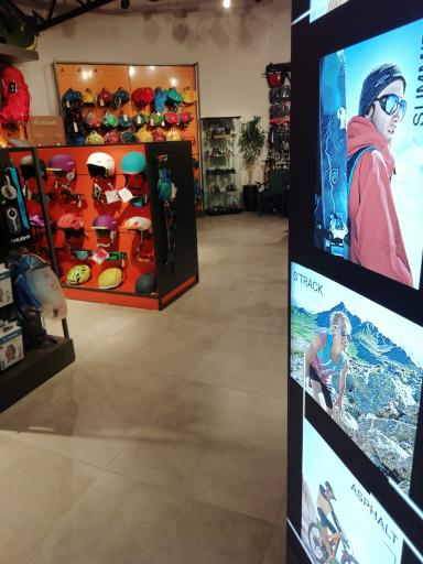 عکس فروشگاه کمپ شاپینگ