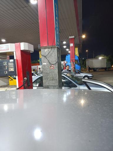 عکس پمپ بنزین آزادگان