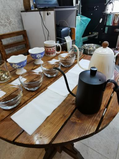 عکس کافه رستری تلخ و شیرین 