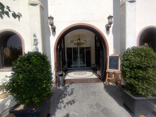 عکس مجتمع پذیرایی قصر ماه منیر