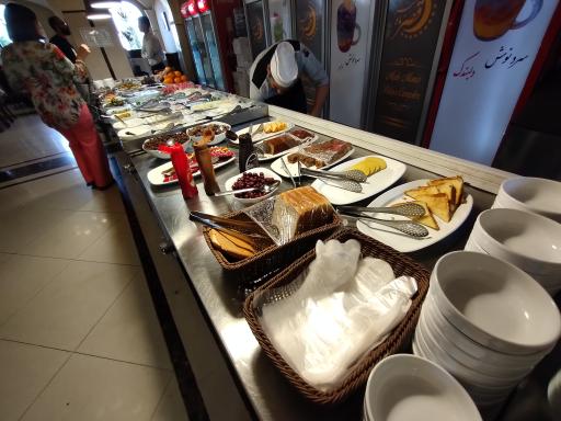 عکس مجتمع پذیرایی قصر ماه منیر