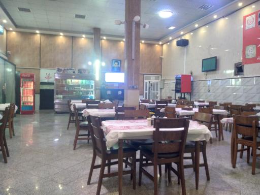 عکس رستوران اکبرجوجه برادران کلبادی شعبه سرچشمه زارچ