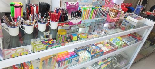 عکس لوازم تحریر به کیان