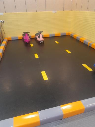 عکس خانه بازی شادی لند