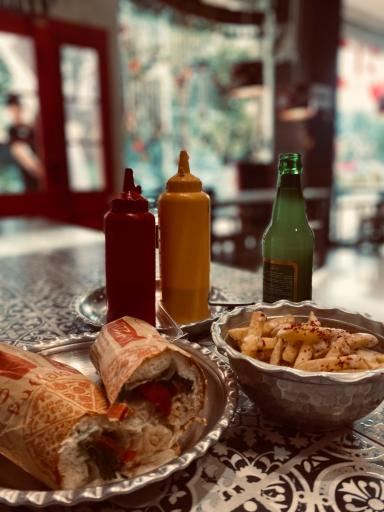 کافه صبحانه دکه 