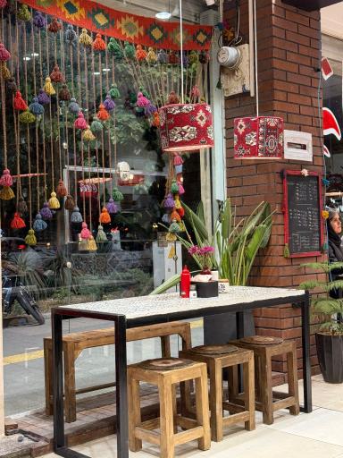 کافه صبحانه دکه 