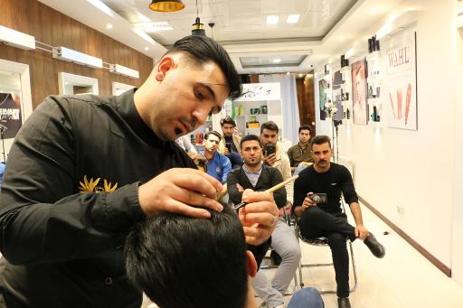 سالن آرایشگاه مردانه  وی آی پی آرت