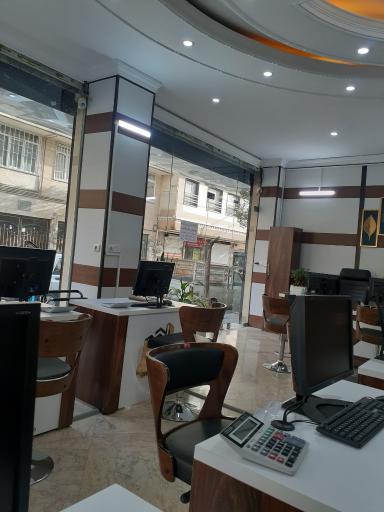 عکس مشاورین املاک افتخار